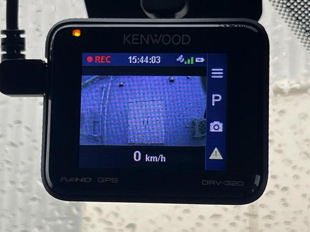 デミオ １３Ｓツーリング　純正ＤＶＤナビ　バックカメラ　衝突被害軽減システム　ドラレコ　スマートキー　ＬＥＤヘッド　ビルトインＥＴＣ　オートライト　オートエアコン　純正１５インチアルミ　Ｂｌｕｅｔｏｏｔｈ　ＣＤ　ＤＶＤ再生（10枚目）