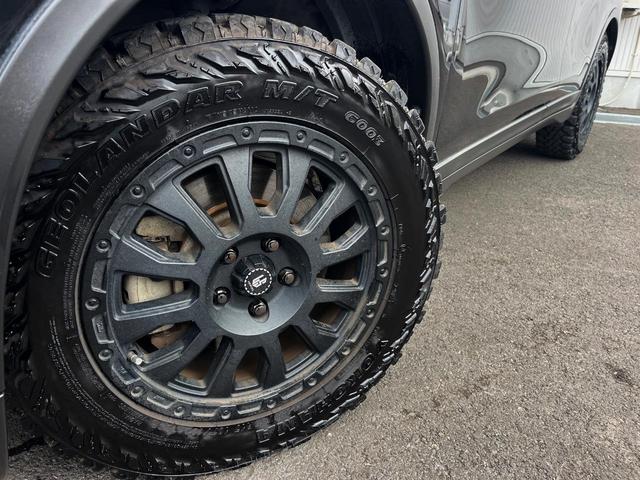 エクストレイル ２０Ｘｔｔ　エマージェンシーブレーキパッケージ　４ＷＤ　純正ＤＶＤナビ　全周囲カメラ　衝突被害軽減システム　電動リアゲート　レザー調シート　コーナーセンサー　スマートキー　ＬＥＤヘッド　ルーフレール　ビルトインＥＴＣ　クルコン　車線逸脱警報（18枚目）