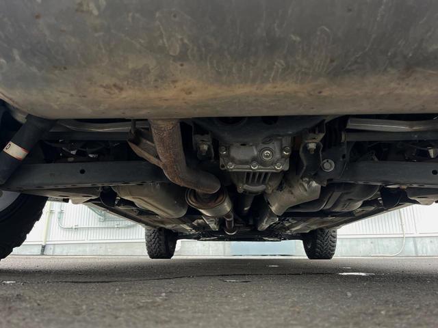 エクストレイル ２０Ｘｔｔ　エマージェンシーブレーキパッケージ　４ＷＤ　純正ＤＶＤナビ　全周囲カメラ　衝突被害軽減システム　電動リアゲート　レザー調シート　コーナーセンサー　スマートキー　ＬＥＤヘッド　ルーフレール　ビルトインＥＴＣ　クルコン　車線逸脱警報（24枚目）