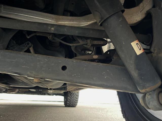 エクストレイル ２０Ｘｔｔ　エマージェンシーブレーキパッケージ　４ＷＤ　純正ＤＶＤナビ　全周囲カメラ　衝突被害軽減システム　電動リアゲート　レザー調シート　コーナーセンサー　スマートキー　ＬＥＤヘッド　ルーフレール　ビルトインＥＴＣ　クルコン　車線逸脱警報（26枚目）