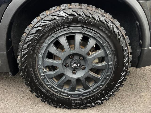 エクストレイル ２０Ｘｔｔ　エマージェンシーブレーキパッケージ　４ＷＤ　純正ＤＶＤナビ　全周囲カメラ　衝突被害軽減システム　電動リアゲート　レザー調シート　コーナーセンサー　スマートキー　ＬＥＤヘッド　ルーフレール　ビルトインＥＴＣ　クルコン　車線逸脱警報（29枚目）