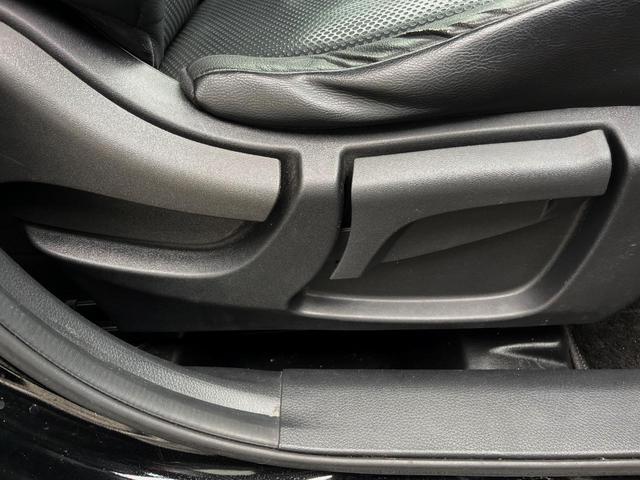 エクストレイル ２０Ｘｔｔ　エマージェンシーブレーキパッケージ　４ＷＤ　純正ＤＶＤナビ　全周囲カメラ　衝突被害軽減システム　電動リアゲート　レザー調シート　コーナーセンサー　スマートキー　ＬＥＤヘッド　ルーフレール　ビルトインＥＴＣ　クルコン　車線逸脱警報（62枚目）