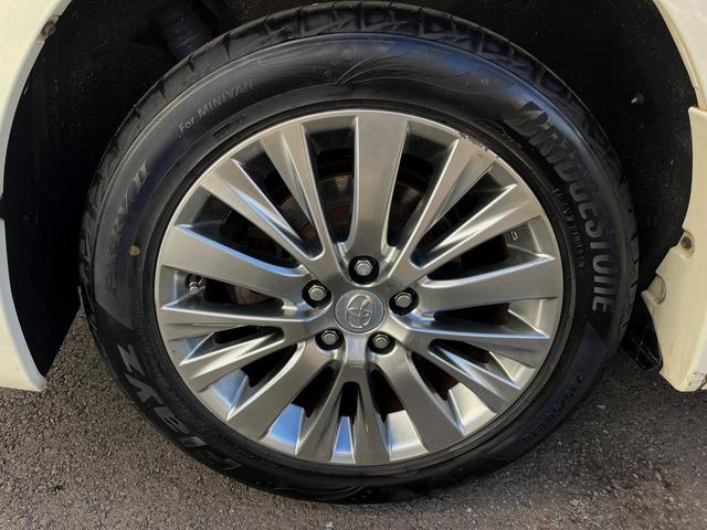 アルファード 240S タイプゴールドII 両側電動ドア SDナビ 後席モニター 電動リアゲート 7人乗り ハーフレザーシート ドラレコ コーナーセンサー スマートキー HIDヘッド ビルトインETC クルコン オートライト デュアルエアコン(25枚目)