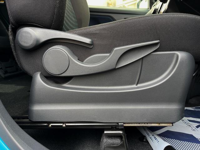 ルーミー カスタムＧ　両側電動ドア　純正ＳＤナビ　全周囲カメラ　衝突被害軽減システム　レーダークルーズ　コーナーセンサー　スマートキー　ＬＥＤヘッド　オートエアコン　純正１４インチアルミ　Ｂｌｕｅｔｏｏｔｈ　ＣＤ（35枚目）