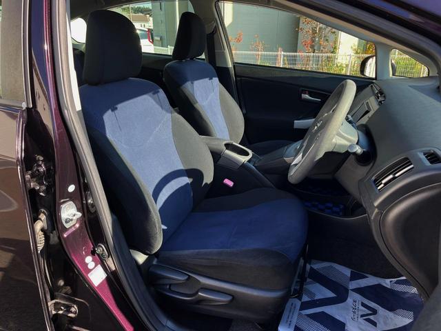 プリウス Ｓ　スマートキー　ＨＩＤヘッド　純正１５インチアルミ　オートライト　オートエアコン　ＣＤ　ＤＶＤ再生　フルセグ（6枚目）