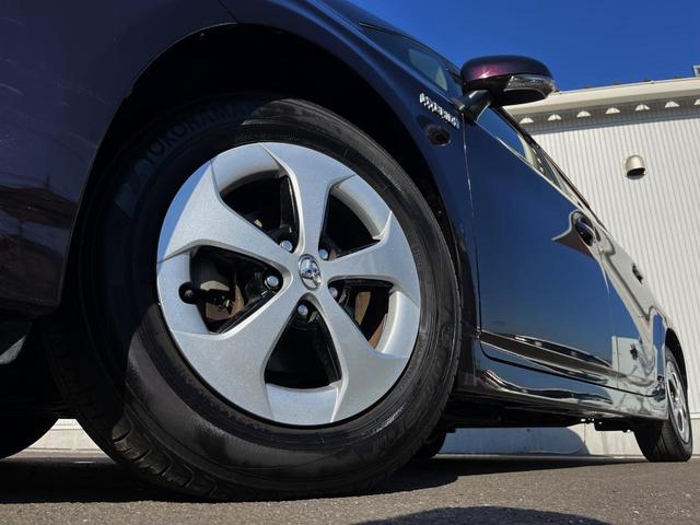 プリウス Ｓ　スマートキー　ＨＩＤヘッド　純正１５インチアルミ　オートライト　オートエアコン　ＣＤ　ＤＶＤ再生　フルセグ（11枚目）