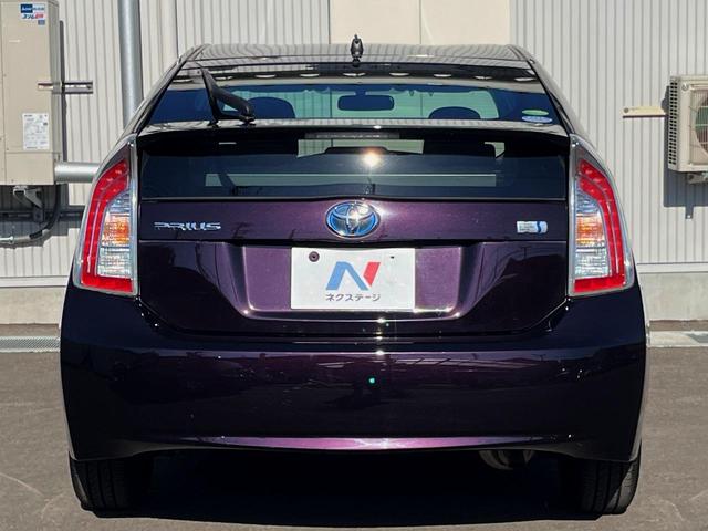 プリウス Ｓ　スマートキー　ＨＩＤヘッド　純正１５インチアルミ　オートライト　オートエアコン　ＣＤ　ＤＶＤ再生　フルセグ（13枚目）