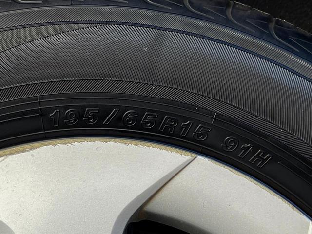 プリウス Ｓ　スマートキー　ＨＩＤヘッド　純正１５インチアルミ　オートライト　オートエアコン　ＣＤ　ＤＶＤ再生　フルセグ（21枚目）