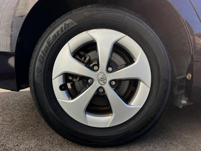 プリウス Ｓ　スマートキー　ＨＩＤヘッド　純正１５インチアルミ　オートライト　オートエアコン　ＣＤ　ＤＶＤ再生　フルセグ（23枚目）