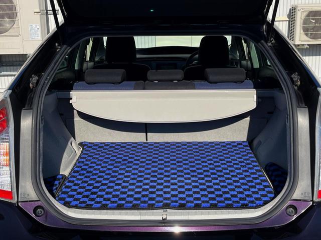 プリウス Ｓ　スマートキー　ＨＩＤヘッド　純正１５インチアルミ　オートライト　オートエアコン　ＣＤ　ＤＶＤ再生　フルセグ（35枚目）