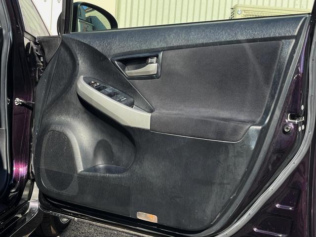 プリウス Ｓ　スマートキー　ＨＩＤヘッド　純正１５インチアルミ　オートライト　オートエアコン　ＣＤ　ＤＶＤ再生　フルセグ（37枚目）