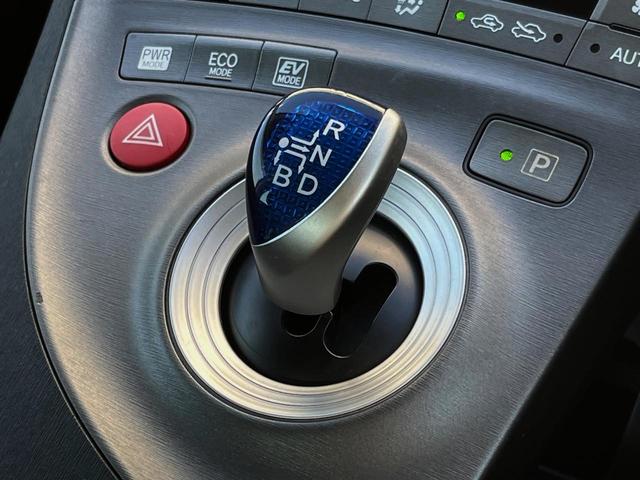 プリウス Ｓ　スマートキー　ＨＩＤヘッド　純正１５インチアルミ　オートライト　オートエアコン　ＣＤ　ＤＶＤ再生　フルセグ（46枚目）