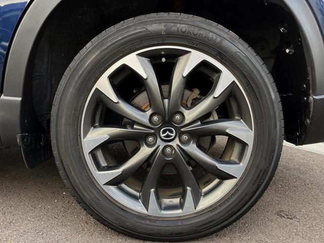 ＣＸ－５ ＸＤ　Ｌパッケージ　ディーゼル（軽油）　サンルーフ　バックカメラ　ＢＯＳＥサウンド　レーダークルーズ　レザーシート　スマートキー　ＬＥＤヘッド　ＥＴＣ　純正１９インチアルミ　車線逸脱警報　オートライト　デュアルエアコン（27枚目）