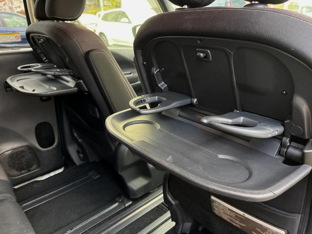 セレナ ハイウェイスター　両側電動ドア　全周囲カメラ　衝突被害軽減システム　レーダークルーズ　ドラレコ　コーナーセンサー　スマートキー　ＬＥＤヘッド　ビルトインＥＴＣ　純正１６インチアルミ　車線逸脱警報　オートライト（12枚目）