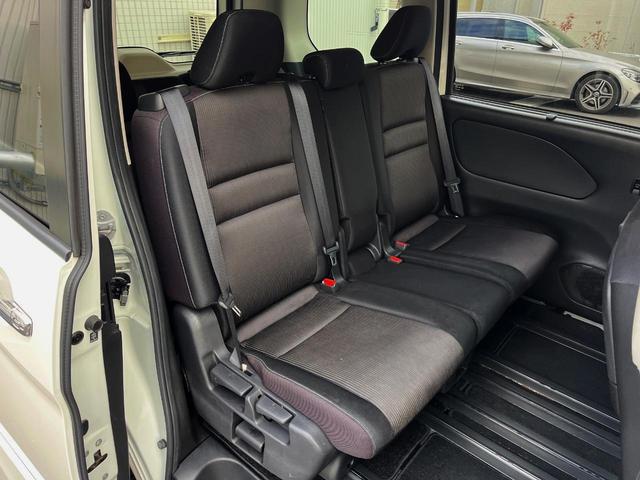 セレナ ハイウェイスター　両側電動ドア　全周囲カメラ　衝突被害軽減システム　レーダークルーズ　ドラレコ　コーナーセンサー　スマートキー　ＬＥＤヘッド　ビルトインＥＴＣ　純正１６インチアルミ　車線逸脱警報　オートライト（14枚目）