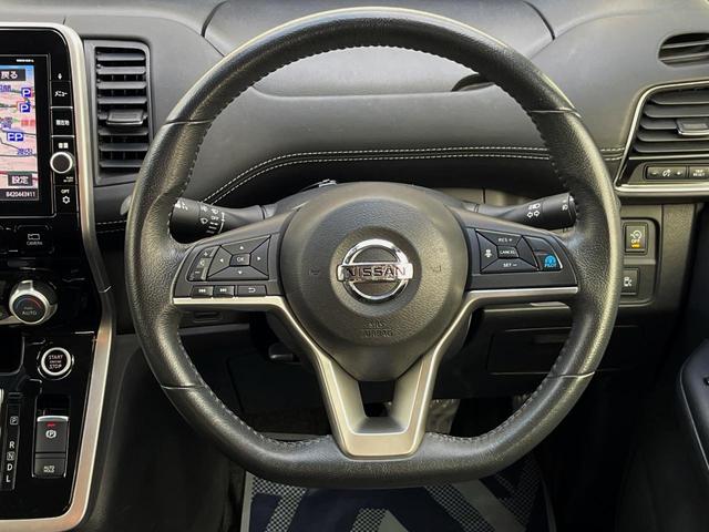 セレナ ハイウェイスター　両側電動ドア　全周囲カメラ　衝突被害軽減システム　レーダークルーズ　ドラレコ　コーナーセンサー　スマートキー　ＬＥＤヘッド　ビルトインＥＴＣ　純正１６インチアルミ　車線逸脱警報　オートライト（17枚目）