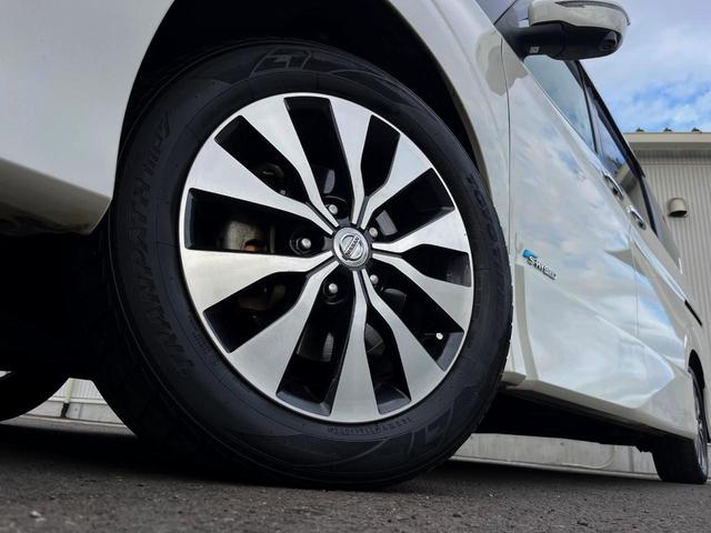 セレナ ハイウェイスター　両側電動ドア　全周囲カメラ　衝突被害軽減システム　レーダークルーズ　ドラレコ　コーナーセンサー　スマートキー　ＬＥＤヘッド　ビルトインＥＴＣ　純正１６インチアルミ　車線逸脱警報　オートライト（19枚目）