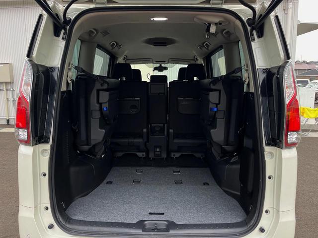 セレナ ＸＶ　純正１０型ナビ　両側電動ドア　全周囲カメラ　衝突被害軽減システム　ドラレコ　コーナーセンサー　スマートキー　ＬＥＤヘッド　ビルトインＥＴＣ　クルコン　車線逸脱警報　オートエアコン　リアエアコン（11枚目）