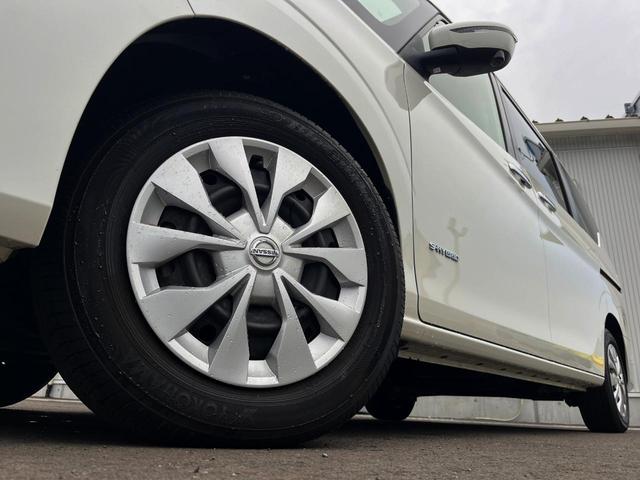 セレナ ＸＶ　純正１０型ナビ　両側電動ドア　全周囲カメラ　衝突被害軽減システム　ドラレコ　コーナーセンサー　スマートキー　ＬＥＤヘッド　ビルトインＥＴＣ　クルコン　車線逸脱警報　オートエアコン　リアエアコン（14枚目）