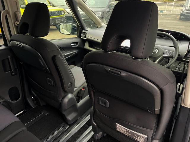 セレナ ＸＶ　純正１０型ナビ　両側電動ドア　全周囲カメラ　衝突被害軽減システム　ドラレコ　コーナーセンサー　スマートキー　ＬＥＤヘッド　ビルトインＥＴＣ　クルコン　車線逸脱警報　オートエアコン　リアエアコン（33枚目）