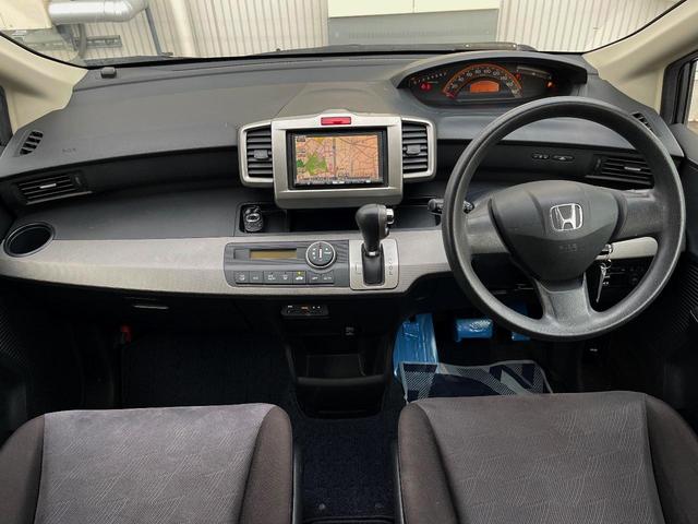 フリード Ｇ　ハイウェイエディション　電動スライドドア　ＨＤＤナビ　バックカメラ　ＨＩＤヘッド　ビルトインＥＴＣ　オートライト　オートエアコン　ＤＶＤ再生　地デジ（2枚目）