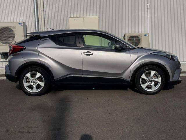 Ｃ－ＨＲ Ｓ　純正ＳＤナビ　バックカメラ　衝突被害軽減システム　レーダークルーズ　ドラレコ　スマートキー　ビルトインＥＴＣ　純正１７インチアルミ　車線逸脱警報　オートライト　デュアルエアコン　Ｂｌｕｅｔｏｏｔｈ（33枚目）