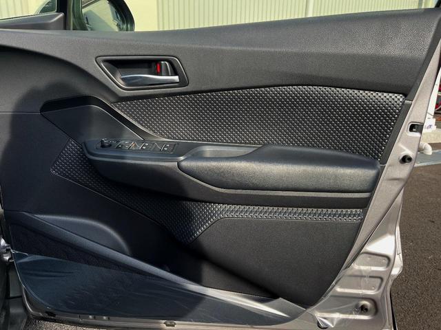 Ｃ－ＨＲ Ｓ　純正ＳＤナビ　バックカメラ　衝突被害軽減システム　レーダークルーズ　ドラレコ　スマートキー　ビルトインＥＴＣ　純正１７インチアルミ　車線逸脱警報　オートライト　デュアルエアコン　Ｂｌｕｅｔｏｏｔｈ（38枚目）