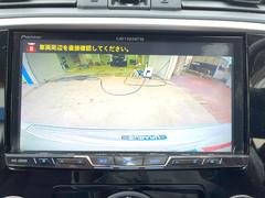 【バックカメラ】駐車時に後方がリアルタイム映像で確認できます。大型商業施設や立体駐車場での駐車時や、夜間のバック時に大活躍！運転スキルに関わらず、今や必須となった装備のひとつです！ 5