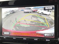 【バックカメラ】駐車時に後方がリアルタイム映像で確認できます。大型商業施設や立体駐車場での駐車時や、夜間のバック時に大活躍！運転スキルに関わらず、今や必須となった装備のひとつです！ 4