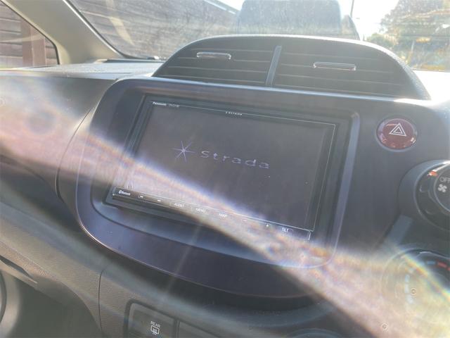 フィット Ｇ・１０ｔｈアニバーサリーＩＩ　Ｇ・１０ｔｈアニバーサリーモデル／パナソニックナビ／バックカメラ／スマートキー／ビルトインＥＴＣ／純正バイザー／純正フロアマット／１５インチアルミホイール（20枚目）