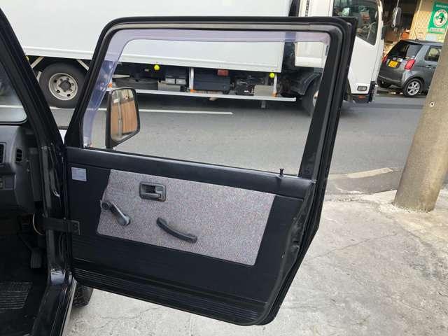 ジムニー HC バン 4WD ターボ 5MT(25枚目)