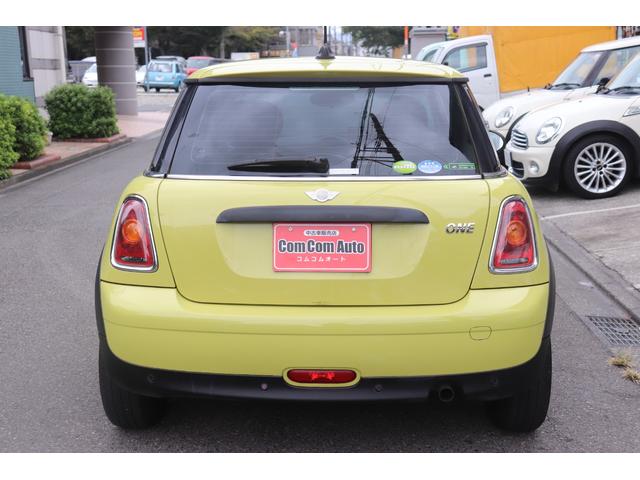 ＭＩＮＩ ワン　パワーウインドウ　エアコン　サイドエアバッグ　運転席エアバッグ　ＡＢＳ　パワーステアリング　助手席エアバック（9枚目）