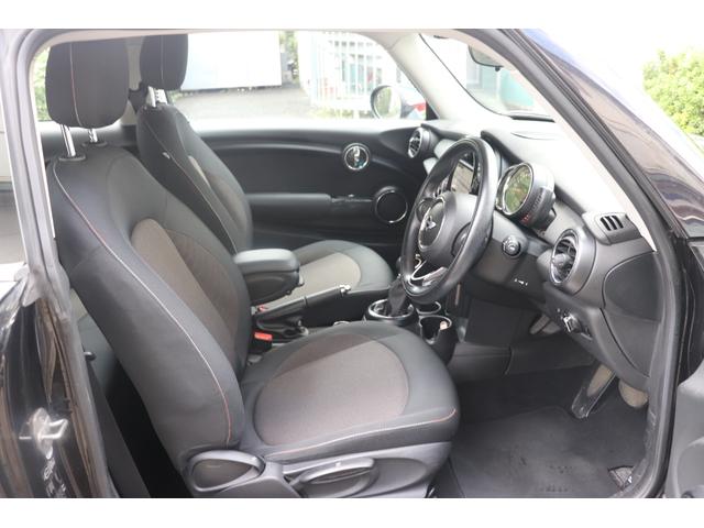 ＭＩＮＩ クーパー　運転席エアバッグ　カーテンエアバッグ　ＰＷ　ＡＢＳ　エアコン　パワーステアリング　運転席助手席エアバック（25枚目）