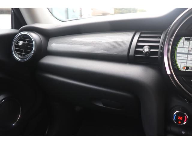 ＭＩＮＩ クーパー　運転席エアバッグ　カーテンエアバッグ　ＰＷ　ＡＢＳ　エアコン　パワーステアリング　運転席助手席エアバック（31枚目）