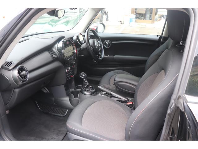 ＭＩＮＩ クーパー　運転席エアバッグ　カーテンエアバッグ　ＰＷ　ＡＢＳ　エアコン　パワーステアリング　運転席助手席エアバック（34枚目）