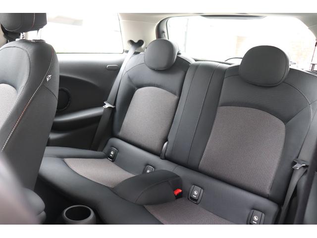 ＭＩＮＩ ワン　パワステ　パワーウインド　サイドエアバッグ　マニュアルエアコン　Ｂｌｕｅｔｏｏｔｈ接続　助手席エアバッグ　ＡＢＳ　オートクルーズコントロール　運転席エアバッグ（16枚目）