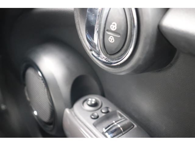 ＭＩＮＩ ワン　パワステ　パワーウインド　サイドエアバッグ　マニュアルエアコン　Ｂｌｕｅｔｏｏｔｈ接続　助手席エアバッグ　ＡＢＳ　オートクルーズコントロール　運転席エアバッグ（25枚目）