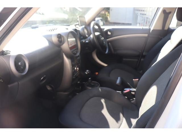 ＭＩＮＩ クーパー　クロスオーバー　パワーウィンドウ　ＷエアＢ　エアバック　パワステ　エアコン　ＡＢＳ　サイドエアバック（17枚目）