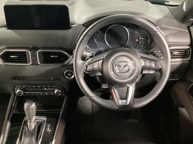 CX-5 2.2 XD エクスクルーシブ モード ディーゼルターボ 4 4WD ワンオーナー 360モニター ETC BOSE 1オーナー車 地デジ レーンキープ 盗難防止装置 本革シート Bluetooth対応 キーレス 記録簿 LED クリアランスソナー AWD(2枚目)