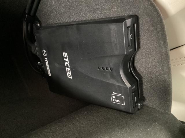 CX-8 2.2 XD Lパッケージ ディーゼルターボ 4WD 7人乗り ワンオーナー ETC2.0 360モニター パワーリアゲート オートリアゲート 定期点検記録簿 DVD再生機能 レーンキープ 本革シート Bluetooth接続 クリアランスソナー ヒーター(26枚目)