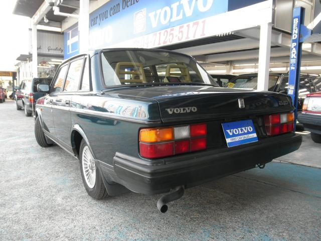 クラシック ボルボ社創立65周年記念車 特別限定100台(4枚目)