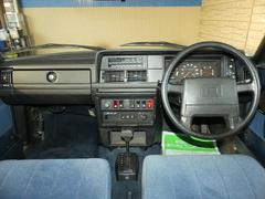 インパネまわりもキレイな車輛です。 7