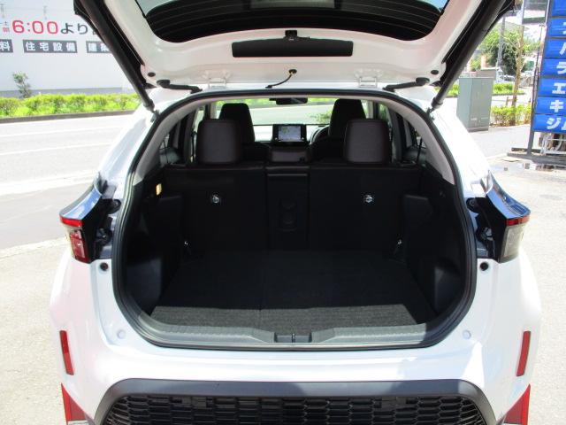ヤリスクロス ハイブリッドＺ　フロアーＡＴ　パール　トヨタセーフティーセンス　Ｔコネクト　純正ＥＴＣ２．０　全方位カメラ　ＳＵＶ　カラードマッドガード　リヤーディフューザー（25枚目）