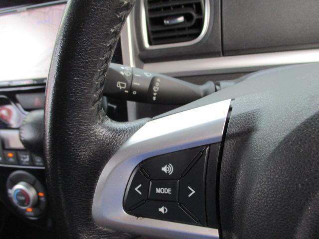 タント カスタムＲＳ　トップエディションＳＡＩＩ　インタークーラーターボ　オートマチック車　スマートキー　両側パワースライドドア　バックカメラ　ブレーキサポート　純正アルミホイール　オートエアコン　パワースライドドア　パワーウィンドウ　赤色（9枚目）