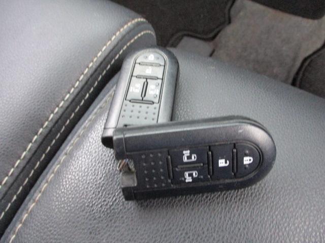 タント カスタムＲＳ　トップエディションＳＡＩＩ　インタークーラーターボ　オートマチック車　スマートキー　両側パワースライドドア　バックカメラ　ブレーキサポート　純正アルミホイール　オートエアコン　パワースライドドア　パワーウィンドウ　赤色（13枚目）