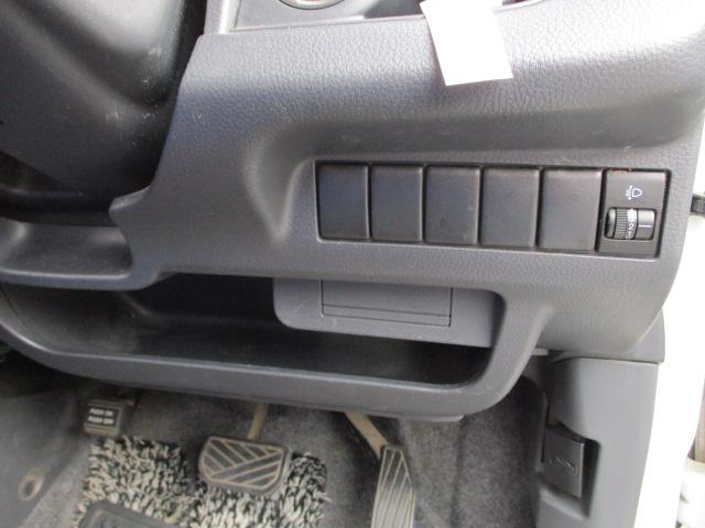 ＭＲワゴン Ｔ　ダブルエアバッグ　ＰＳ　ＰＷ　盗難防止装置　オートエアコン　ＡＢＳ　運転席エアバッグ　衝突安全ボディ　バックカメラ　スマートキー　プッシュスタート　インタークーラーターボ　純正アルミホイール　ＥＴＣ（12枚目）