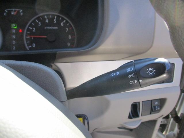 エブリイワゴン 　６６０ウィズ　福祉車両　車いす移動車　車いす電動固定式　リヤシート付き　折畳みアルミスロープ　リヤヒーター付き　オートマ車　エアコン　パワステ　パワーウィンドウ　キーレスキー（10枚目）