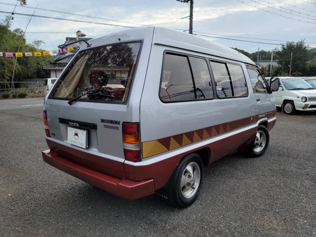 トヨタ タウンエースワゴン ロイヤルラウンジ デジパネ オートカバーｆフォグ ｗエアコン ツインムーンルーフ 回転対座シート 純 179 0万円 昭和58年 19年 埼玉県 中古車 価格 Com