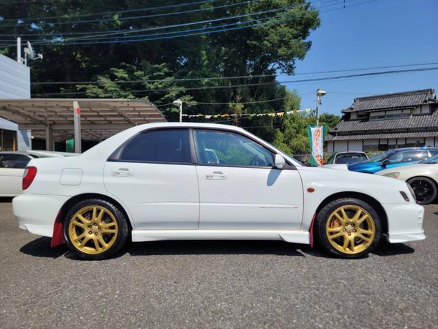 インプレッサ ＷＲＸ　ＳＴｉ　Ｓ仕様　フルエアロ・カロッツェリアナビ・バックカメラ・ＥＴＣ・ＭＯＭＯステアリング・柿本マフラー・純正１７ＡＷ（8枚目）