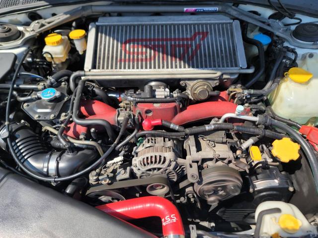 インプレッサ ＷＲＸ　ＳＴｉ　Ｓ仕様　フルエアロ・カロッツェリアナビ・バックカメラ・ＥＴＣ・ＭＯＭＯステアリング・柿本マフラー・純正１７ＡＷ（10枚目）